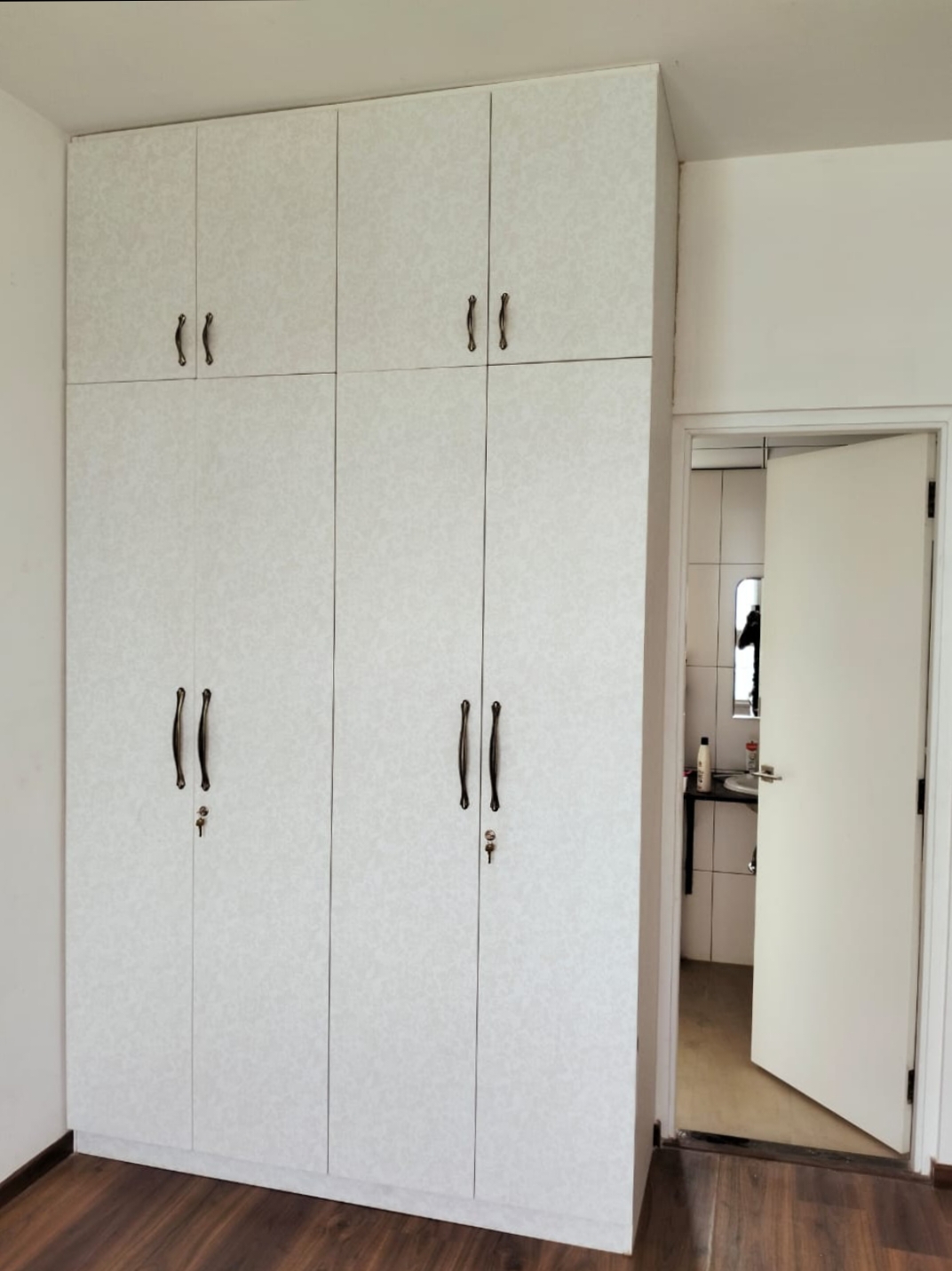 Godrej Aqua – property image