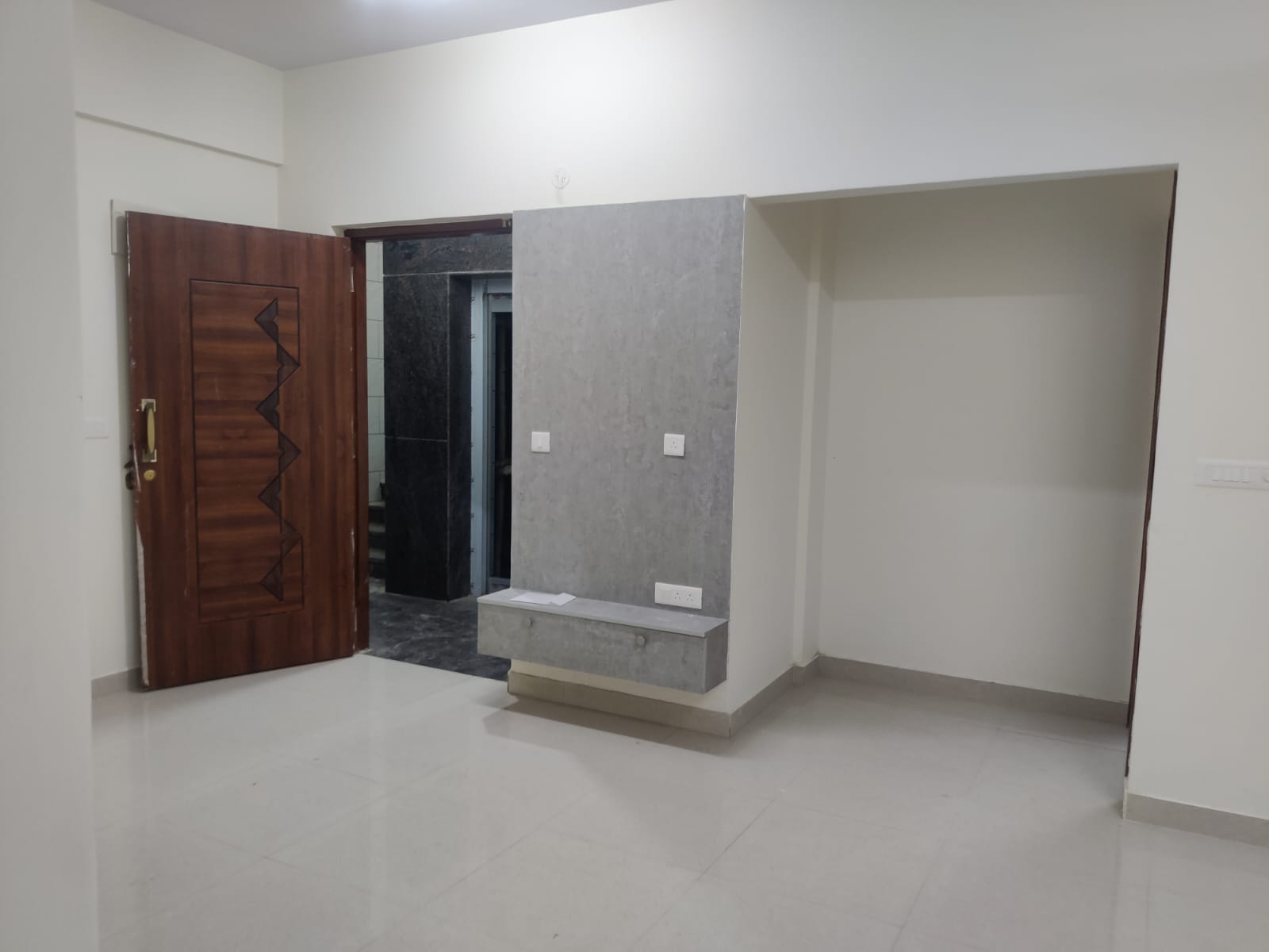 2 BHK Semi-Furnished For Rent In HSR – property image